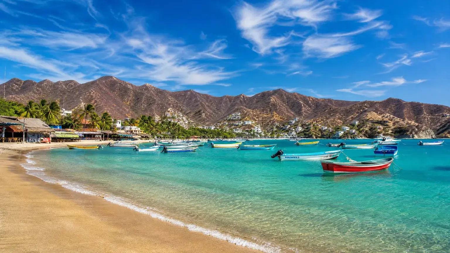 Aguas cristalinas de Playa Cristal, Santa Marta, Colombia