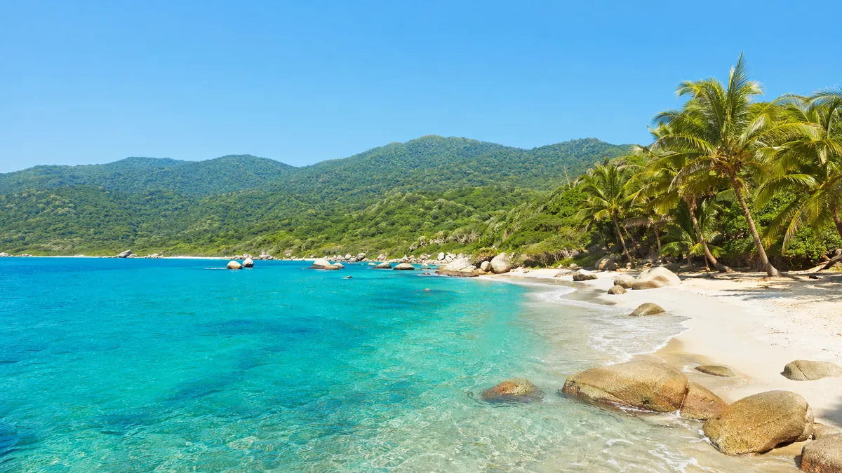 Playa Cristal, aguas turquesas en el Parque Tayrona, Santa Marta