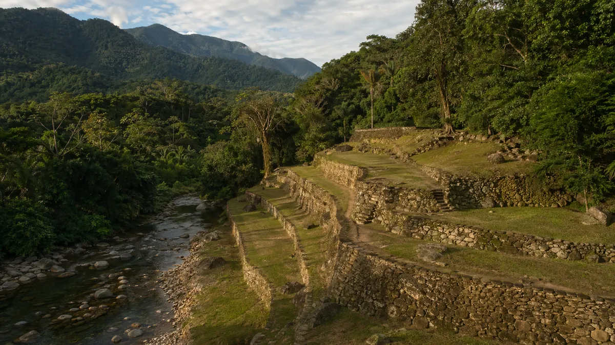 Tayronaka, ruinas indígenas Tayrona en la Sierra Nevada con tubing Río Don Diego